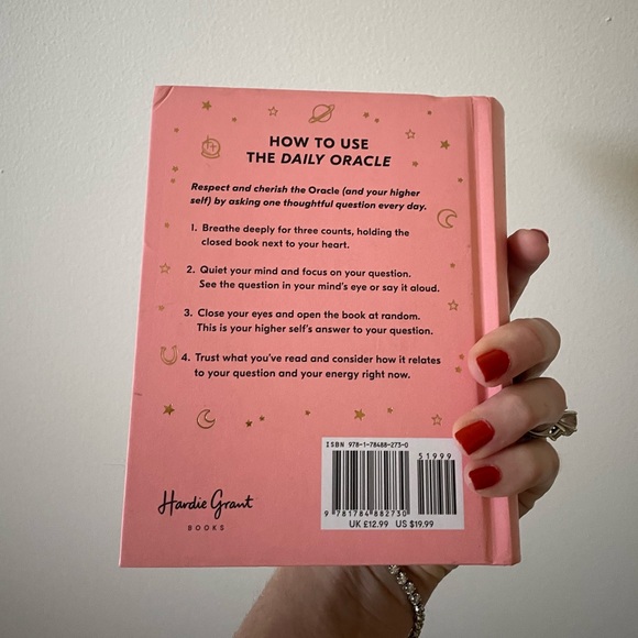 Daily Oracle Hardback Book - Picture 3 of 4